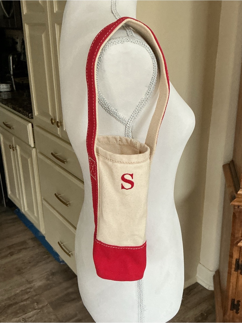 Lands End Canvas Wine Bottle Tote Bag Caddy Red Cream Initial Monogram S